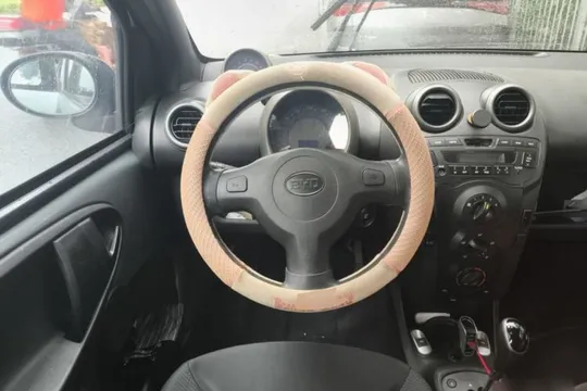 BYD F0