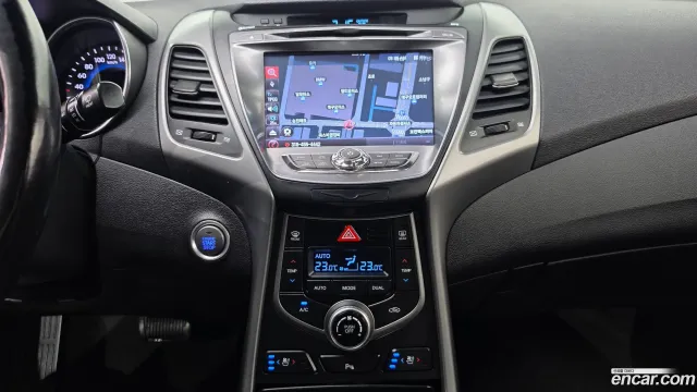 Hyundai Elantra (Avante)