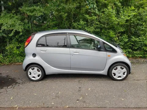 Mitsubishi I