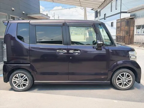 Honda N-BOX Custom