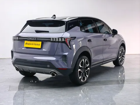 Lynk & Co 06