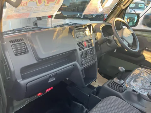 Mitsubishi Minicab Truck