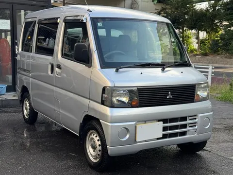 Mitsubishi Minicab Van