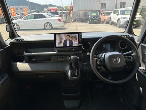 Honda N-BOX Custom