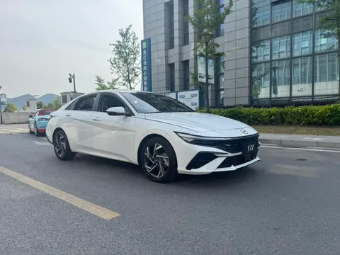 Hyundai Elantra (Avante)