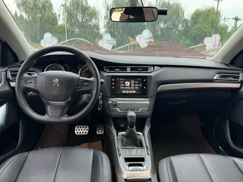 Peugeot 408