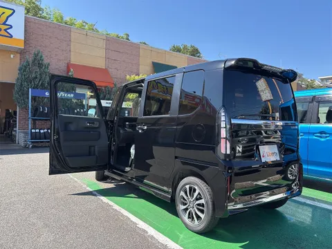 Honda N-BOX Custom