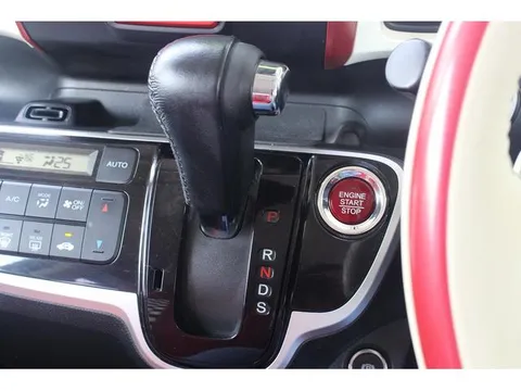 Honda N-BOX Slash