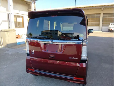 Honda N-BOX Custom