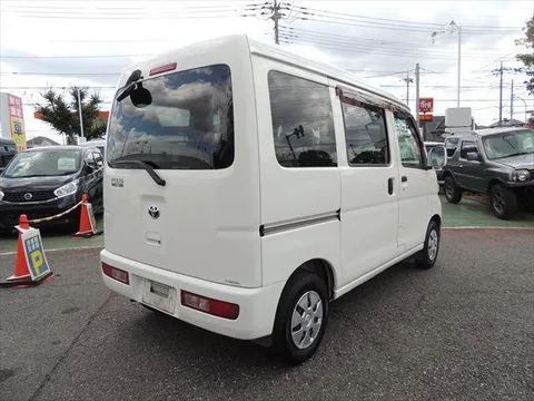 Toyota Pixis Van