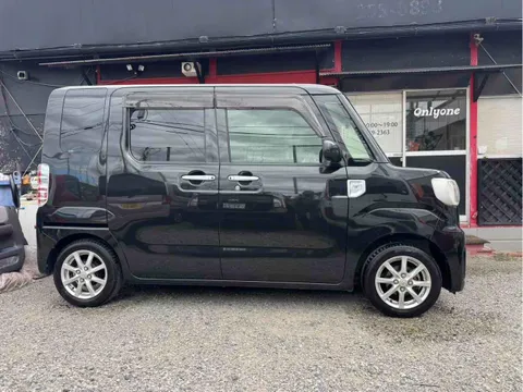 Toyota Pixis Mega