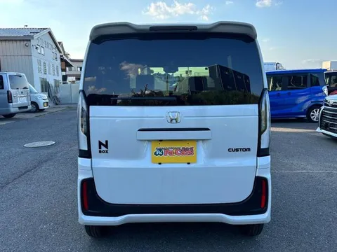 Honda N-BOX Custom