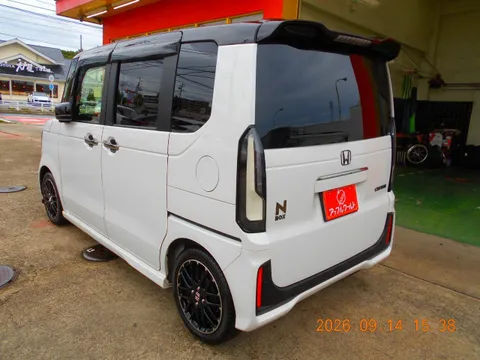Honda N-BOX Custom