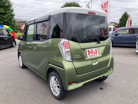 Nissan Dayz Roox
