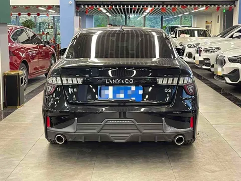 Lynk & Co 03