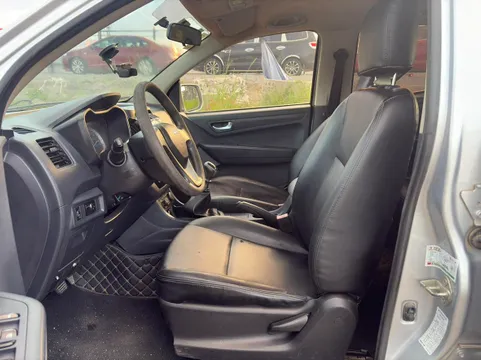 Isuzu RE-MAX