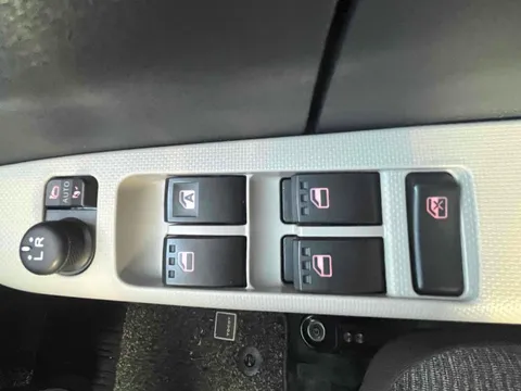 Daihatsu Mira Tocot