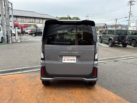 Honda N-BOX Custom