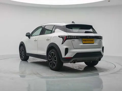 Lynk & Co 06