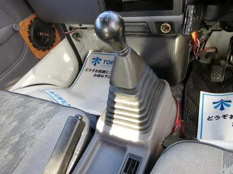 Mitsubishi Minicab Van