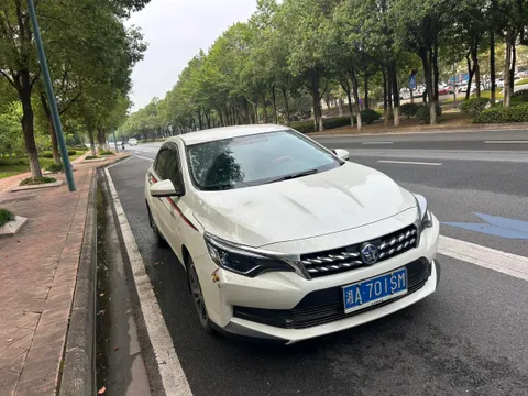 Venucia D60