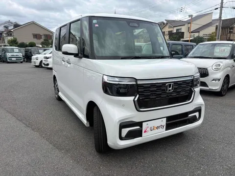 Honda N-BOX Custom