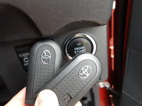 Toyota Pixis Mega