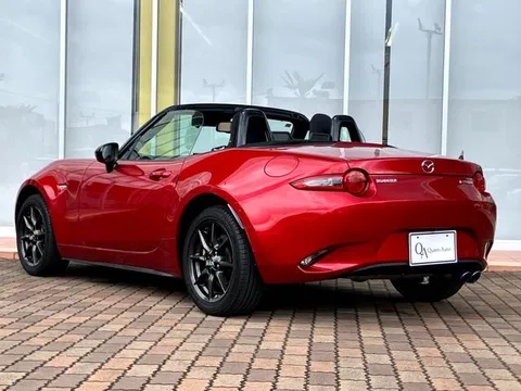 Mazda MX-5 (Roadster)