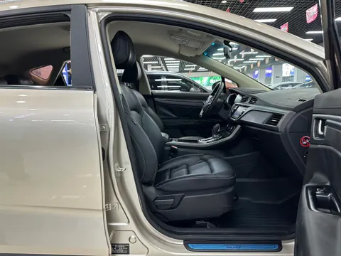 Geely Emgrand GS