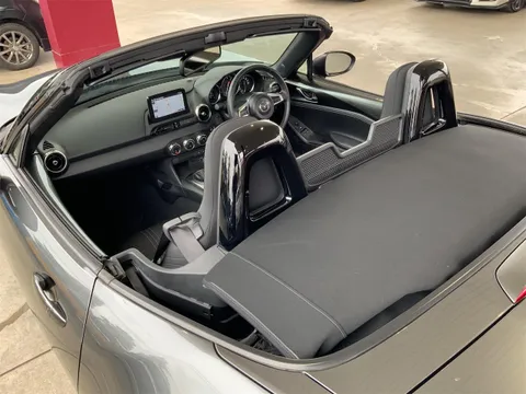 Mazda MX-5 (Roadster)