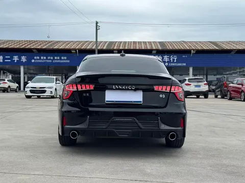 Lynk & Co 03