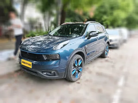 Lynk & Co 01