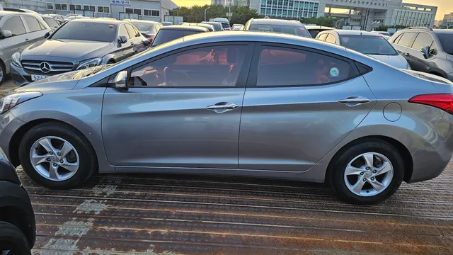 Hyundai Elantra (Avante)