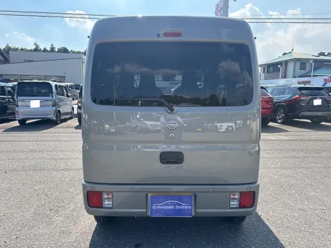 Nissan Clipper Van