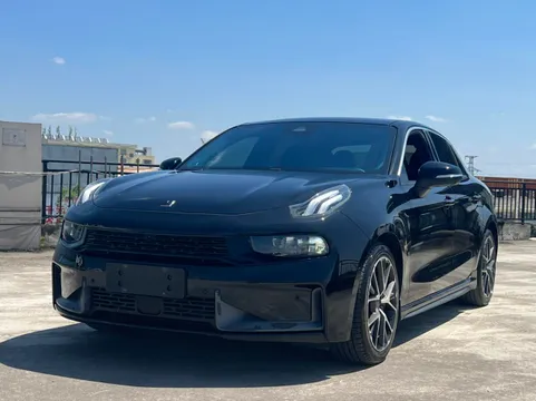 Lynk & Co 03
