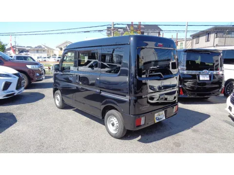Nissan Clipper Van