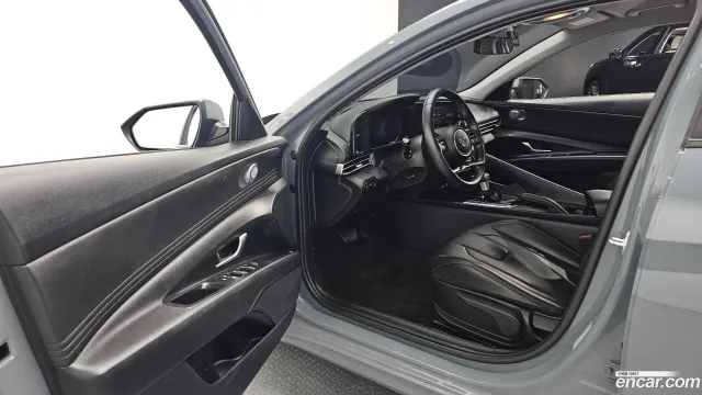 Hyundai Elantra (Avante)