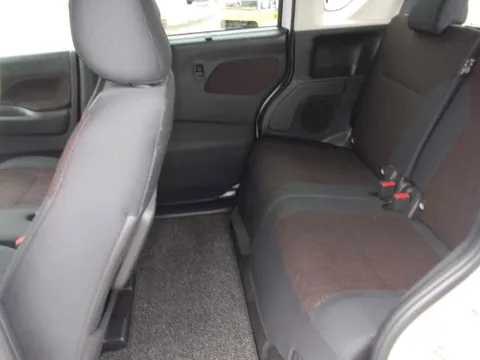 Mitsubishi eK X Space