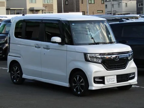 Honda N-BOX Custom