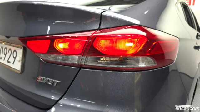 Hyundai Elantra (Avante)