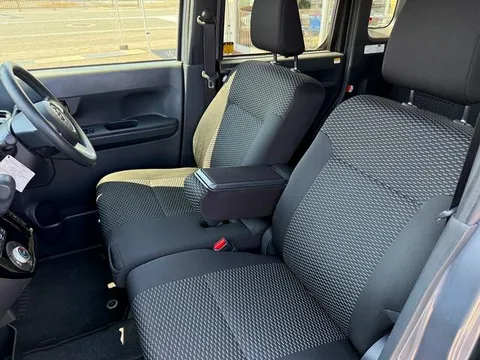 Toyota Pixis Mega