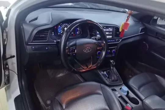 Hyundai Elantra (6th Generation / Lingdong)