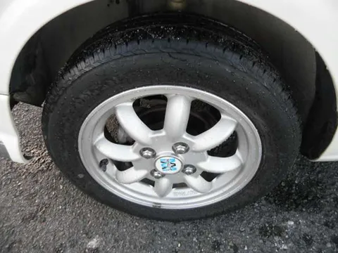 Daihatsu Mira Gino