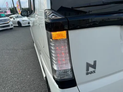 Honda N-BOX Custom