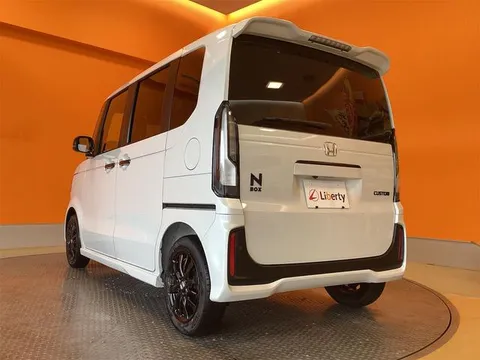 Honda N-BOX Custom