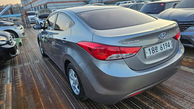 Hyundai Elantra (Avante)