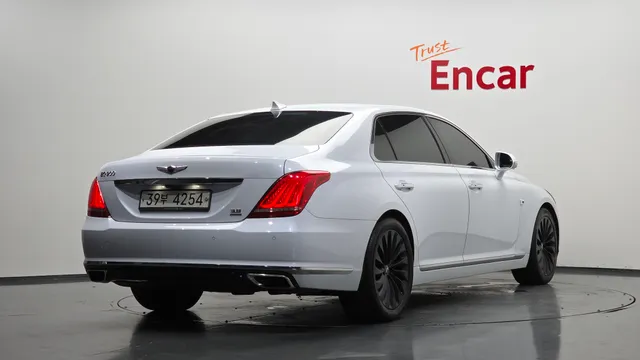 Genesis G90 (EQ900)