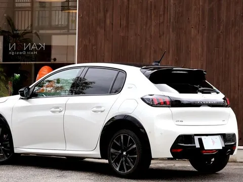 Peugeot 208