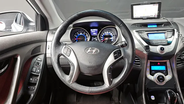 Hyundai Elantra (Avante)