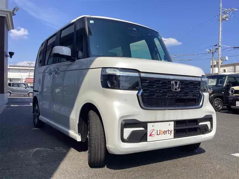 Honda N-BOX Custom